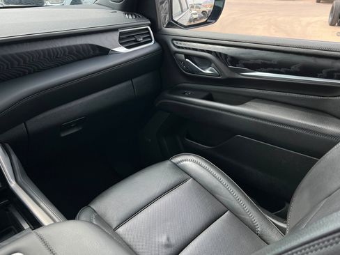 Used 2024 GMC Yukon XL Denali image 10
