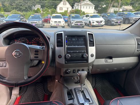 Used 2012 Nissan Frontier SV AWD/4WD image 27