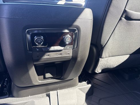 New 2026 Chevrolet Tahoe High Country AWD/4WD image 25