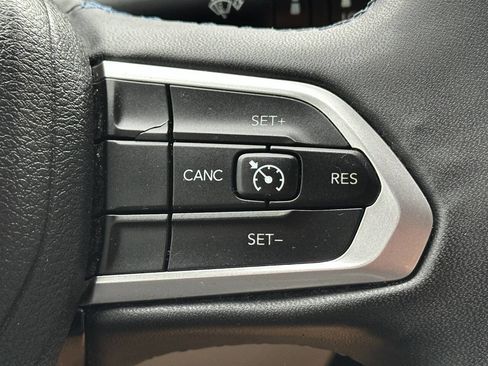 Used 2022 Jeep Compass Latitude image 35