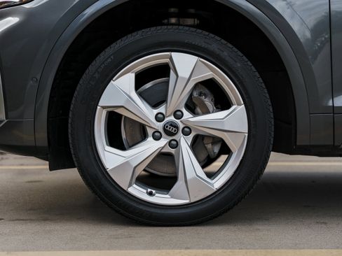 Used 2023 Audi Q5 2.0T Prestige w/ Prestige Package image 30