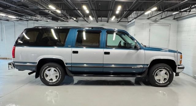 Used 1993 Chevrolet Suburban 4WD image 6