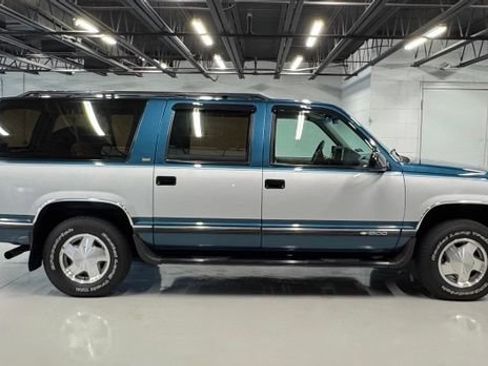Used 1993 Chevrolet Suburban 4WD image 6