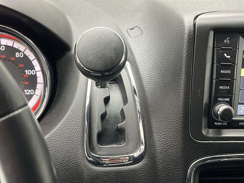 Used 2016 Dodge Grand Caravan R/T image 20