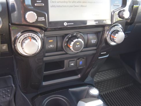Used 2023 Toyota 4Runner TRD Off-Road Premium w/ Off Road Premium Plus Package AWD/4WD image 18