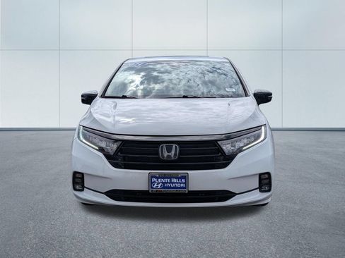 Used 2024 Honda Odyssey Sport image 2