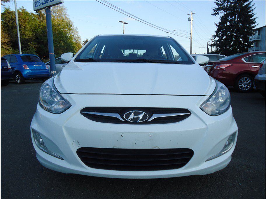Used 2013 Hyundai Accent SE FWD image 3