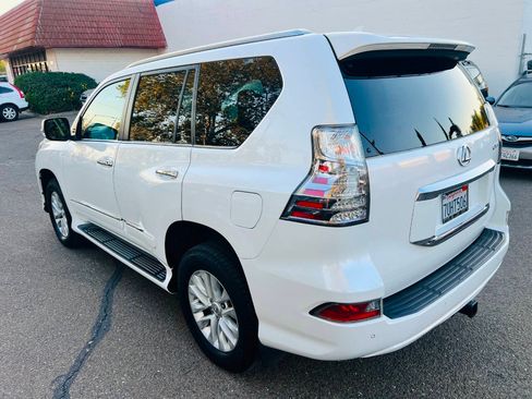 Used 2015 Lexus GX 460 w/ Premium Package AWD/4WD image 4