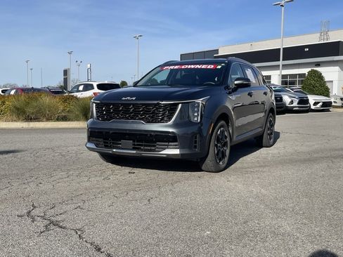 Used 2025 Kia Sorento S image 3