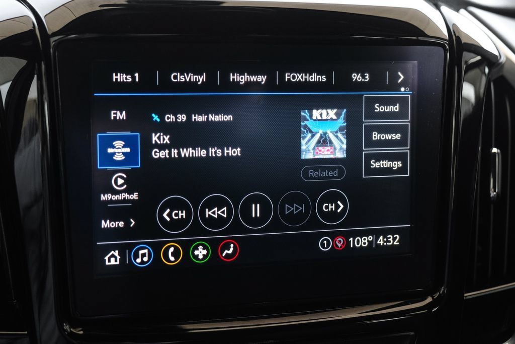 Used 2022 Chevrolet Traverse LT FWD image 28