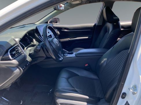 Used 2023 Toyota Camry SE w/ Convenience Package FWD image 9