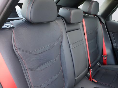 New 2025 Mercedes-Benz GLC 43 AMG 4MATIC image 15