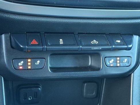 Used 2021 Chevrolet Colorado LT w/ LT Convenience Package image 24