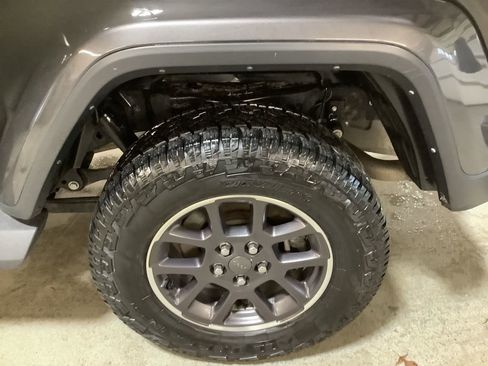 Used 2022 Jeep Gladiator Overland w/ Popular Equipment Package image 12