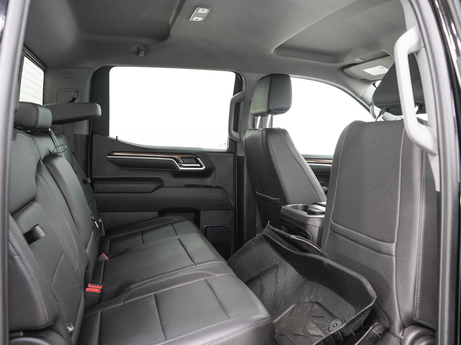 Used 2024 Chevrolet Silverado 1500 RST w/ Redline Edition AWD/4WD image 14