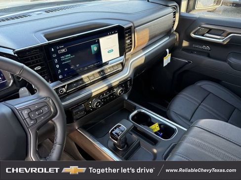 Used 2025 Chevrolet Silverado 1500 High Country w/ High Country Premium Package AWD/4WD image 19