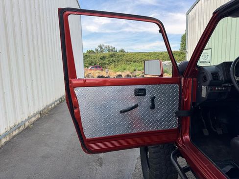 Used 1988 Suzuki Samurai 4WD Soft Top image 21