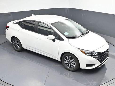 New 2025 Nissan Versa SV w/ Trunk Package FWD image 29