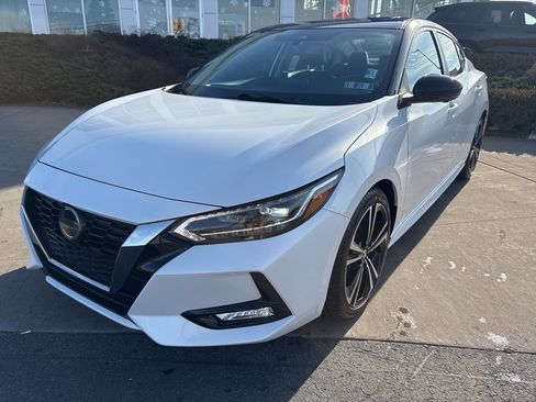 Used 2021 Nissan Sentra SR w/ SR Premium Package image 11