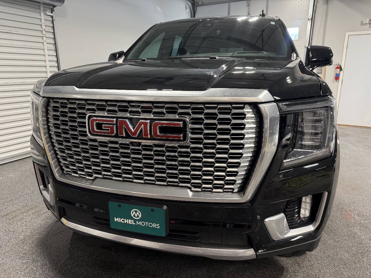 Used 2021 GMC Yukon Denali w/ Denali Ultimate Package AWD/4WD image 11