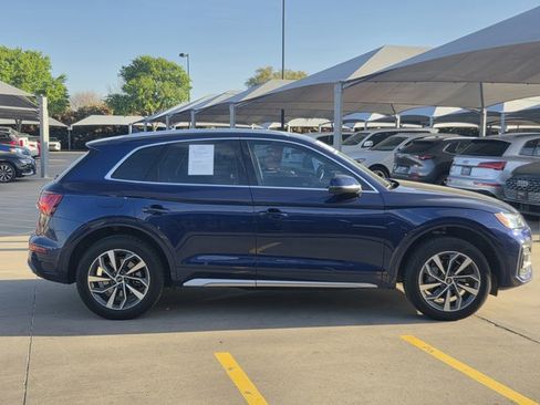 Used 2021 Audi Q5 Premium w/ Convenience Package image 4