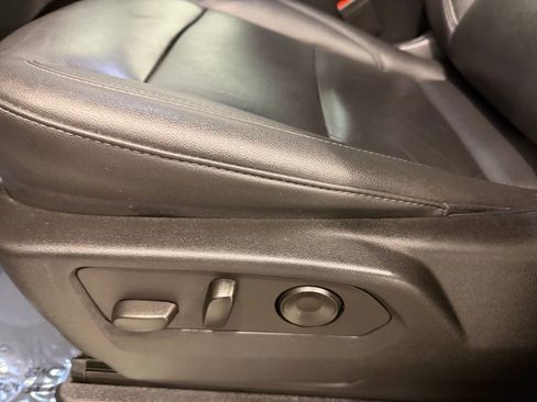 Used 2024 Chevrolet Suburban LT image 12