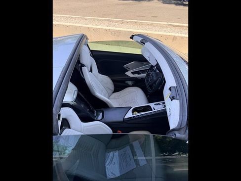 Used 2021 Chevrolet Corvette Stingray Premium Cpe w/ Z51 Performance Package RWD image 31