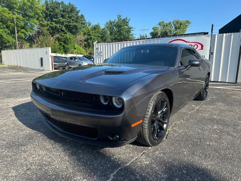 Used 2018 Dodge Challenger SXT w/ Blacktop Package image 1