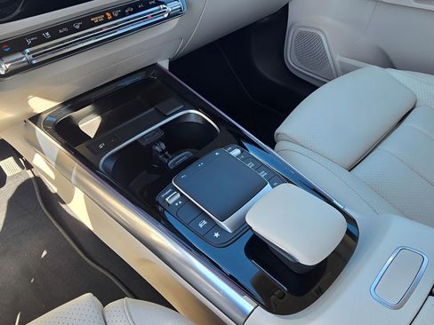 Used 2022 Mercedes-Benz GLA 250 4MATIC w/ Premium Package Lite image 23