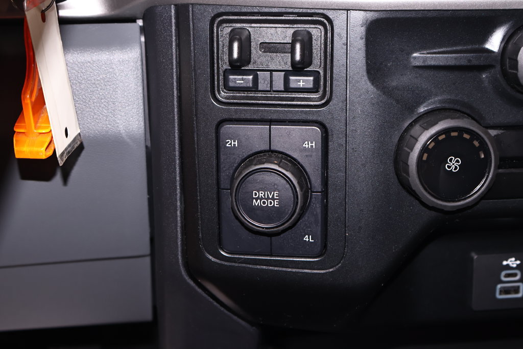 Certified 2024 Ford F550 4x4 Regular Cab Super Duty image 20