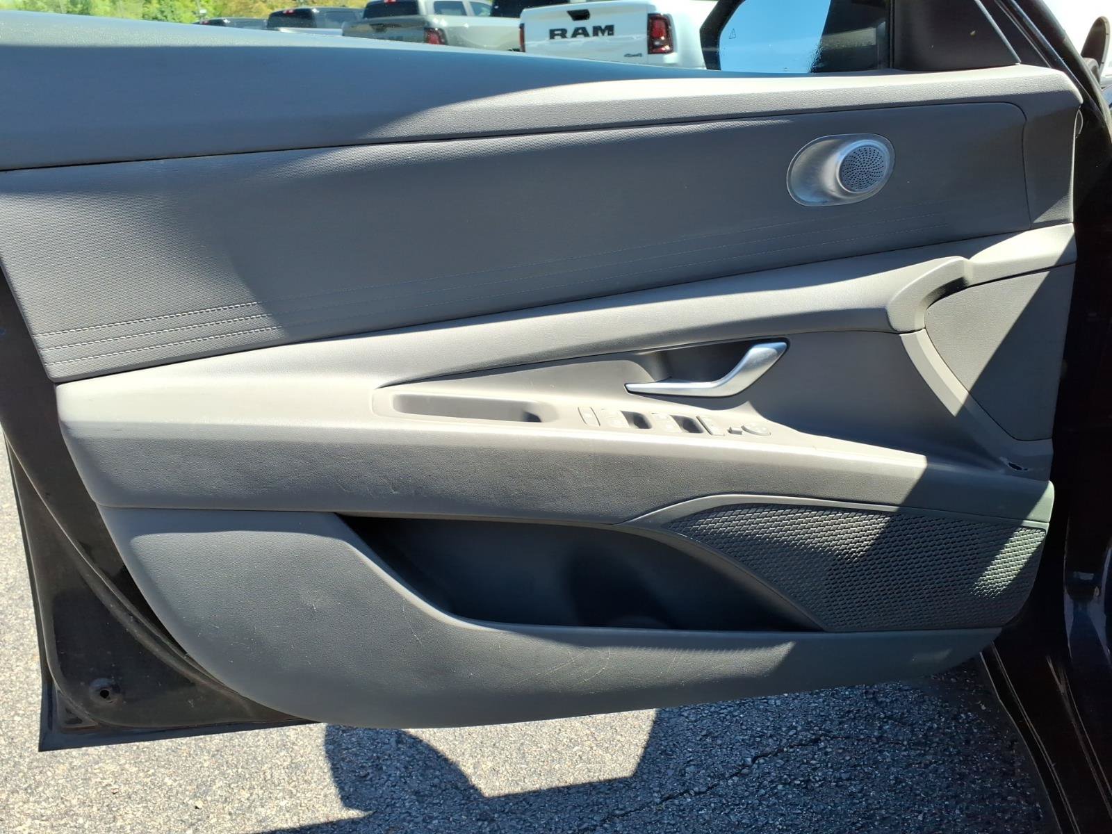 Used 2023 Hyundai Elantra SEL w/ Cargo Package FWD image 10