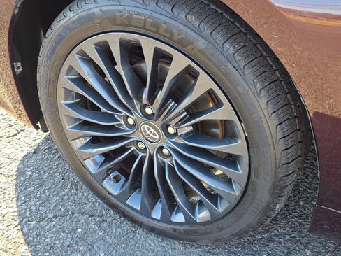 Used 2017 Toyota Avalon Touring w/ Carpet Mat Package image 34