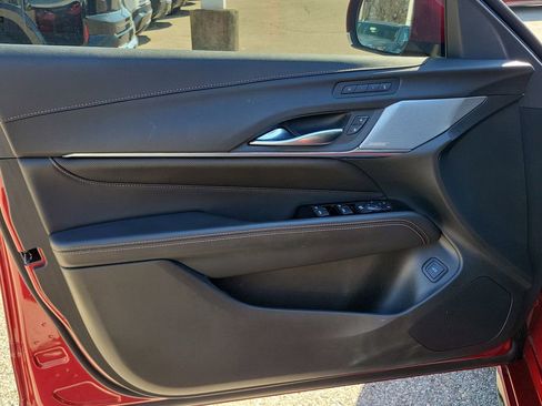 Used 2021 Cadillac CT4 V w/ Technology Package image 19