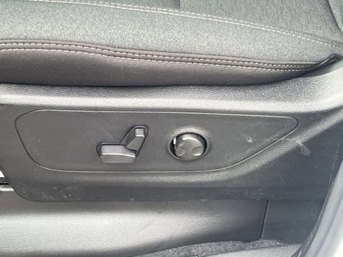 New 2026 RAM 1500 4x4 Crew Cab image 9