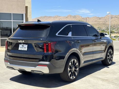 Used 2025 Kia Sorento EX w/ Panoramic Sunroof Package FWD image 36