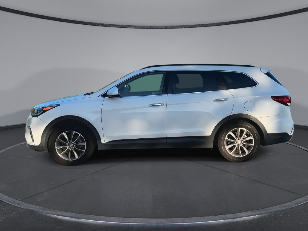 Used 2017 Hyundai Santa Fe SE FWD image 5