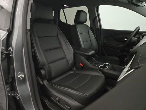 Used 2024 GMC Terrain SLT image 32