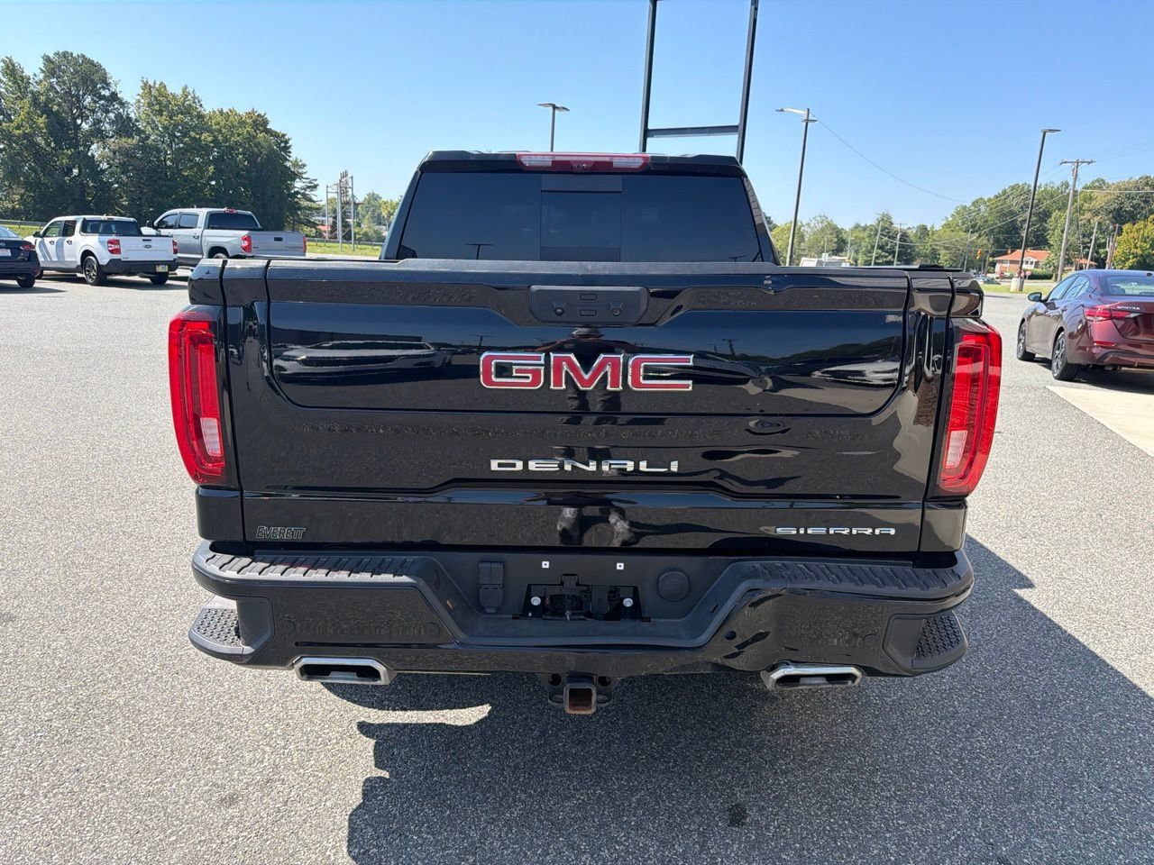 Used 2025 GMC Sierra 1500 Denali w/ Denali Reserve Package AWD/4WD image 8