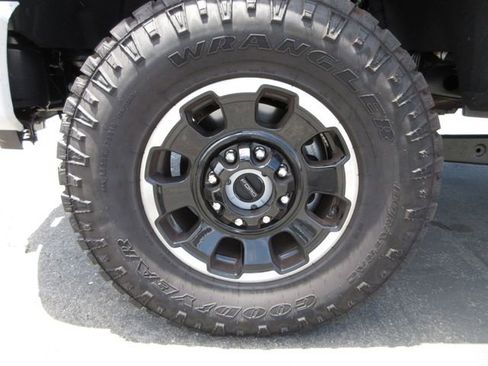 Used 2026 Ford F250 Lariat w/ Tremor Off-Road Package AWD/4WD image 4