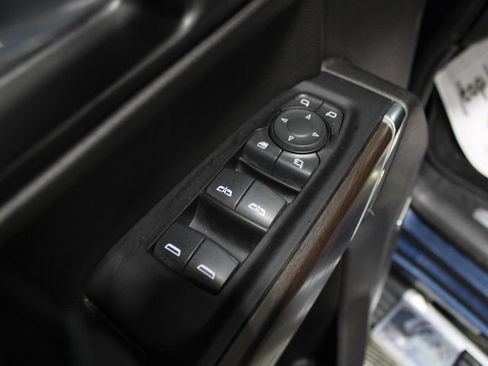 Used 2019 GMC Sierra 1500 SLT AWD/4WD image 18