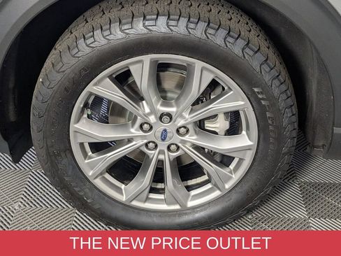 Used 2023 Ford Explorer XLT w/ Equipment Group 202A AWD/4WD image 8