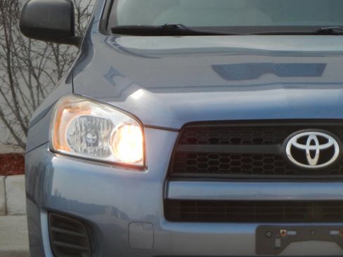 Used 2009 Toyota RAV4 2WD image 9
