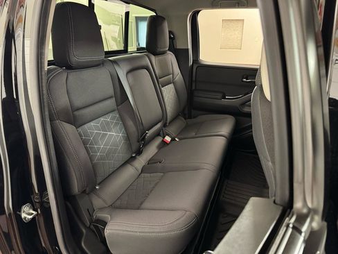 Used 2025 Nissan Frontier SV w/ SV Convenience Package image 33