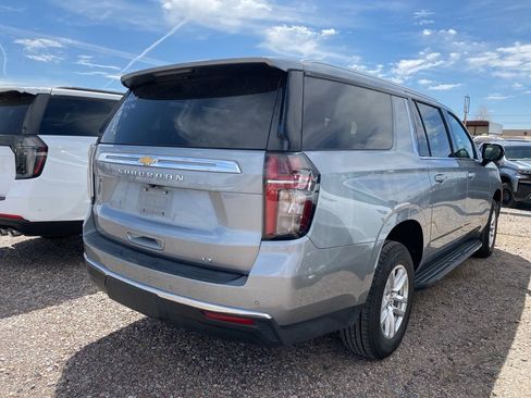 Used 2024 Chevrolet Suburban LT image 4