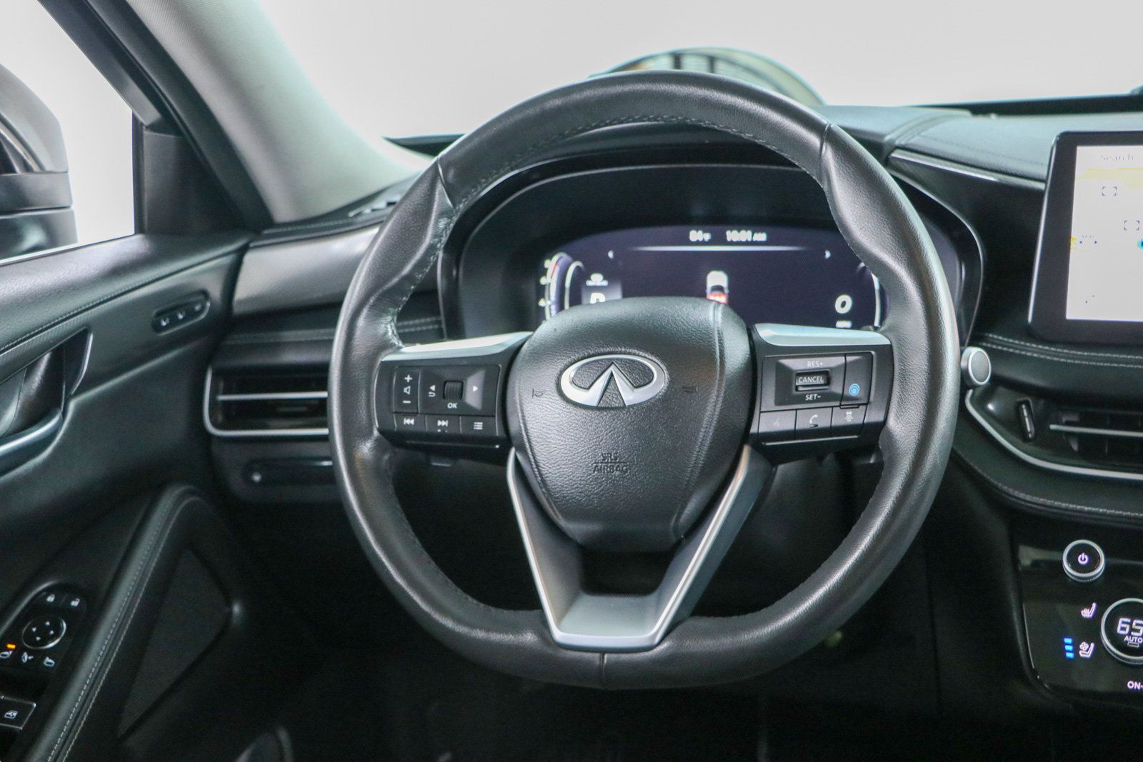 Used 2023 INFINITI QX60 Luxe w/ Cargo Package AWD/4WD image 12