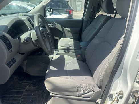 Used 2018 Nissan Frontier SV RWD image 14