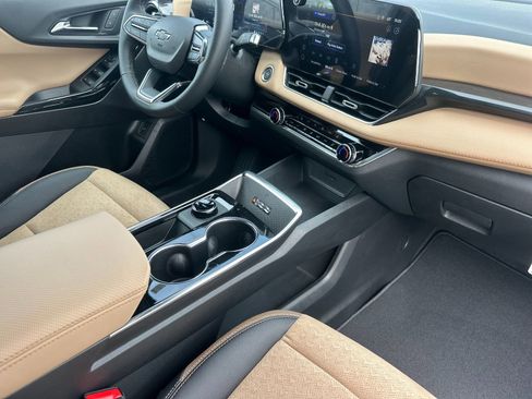 Used 2026 Chevrolet Equinox ACTIV AWD/4WD image 18