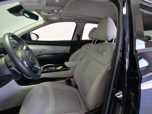 Used 2025 Hyundai Tucson Limited AWD/4WD image 8