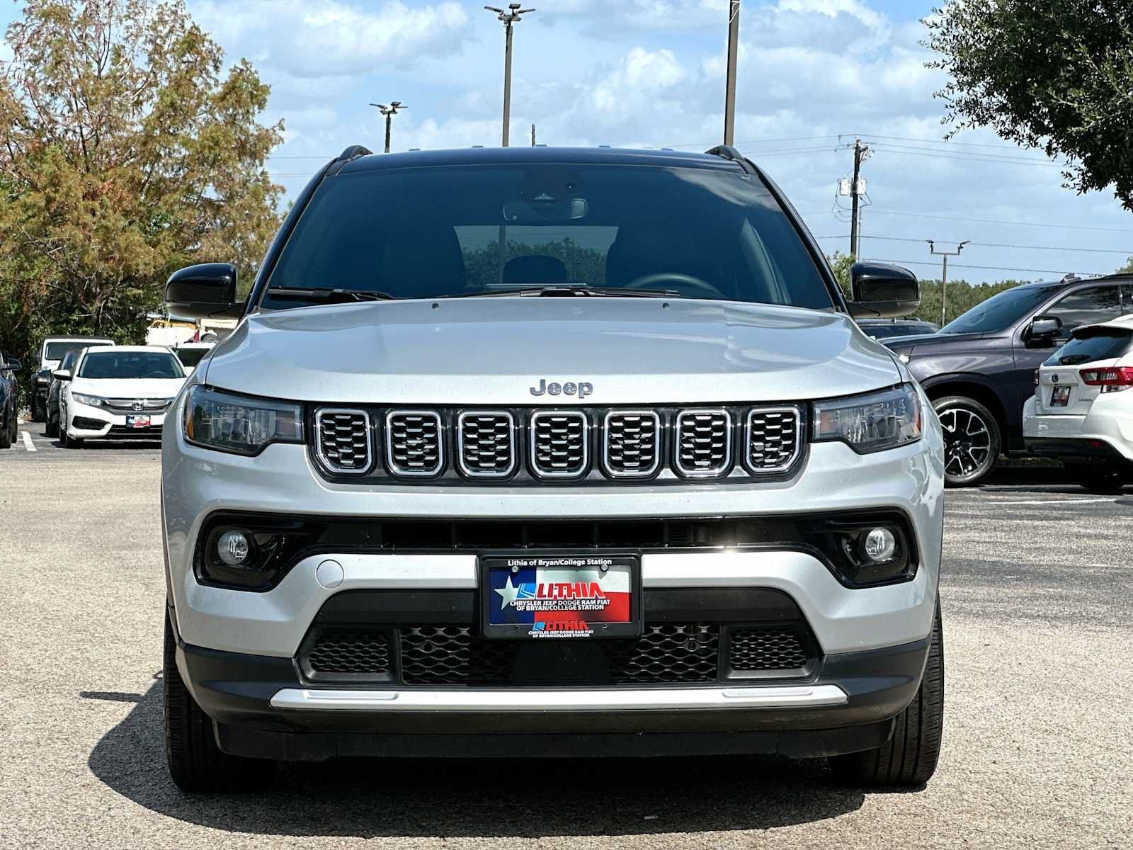 Used 2025 Jeep Compass Limited AWD/4WD image 10