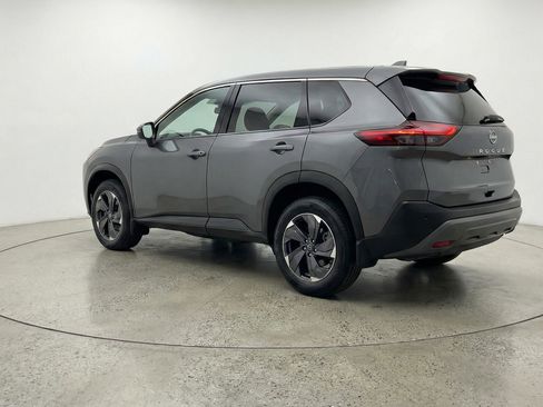 Used 2025 Nissan Rogue SV image 6